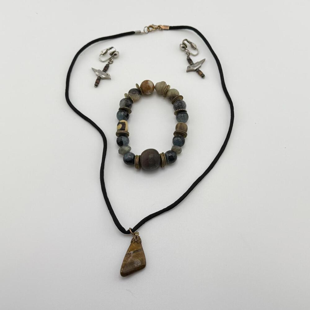 Native American Mother of Pearl Fetish Earrings w/Quartz Necklace & Bracelet